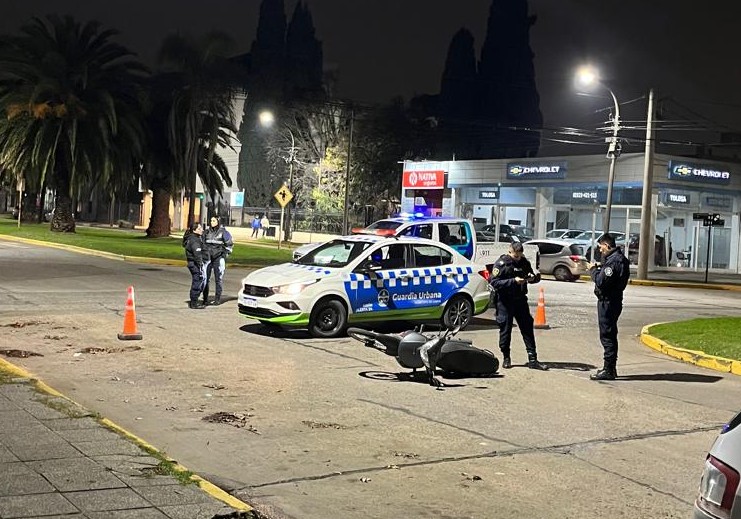 Dos heridos por un choque entre un auto y una moto - [Noticias de Luján ...